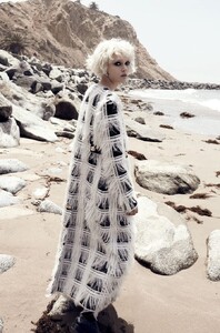 victoria-anderson-by-jack-waterlot-for-marie-claire-russia-september-2015-3.thumb.jpg.ca6922a9f37825a4266435281ffbfaf0.jpg