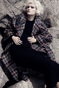 victoria-anderson-by-jack-waterlot-for-marie-claire-russia-september-2015-5.thumb.jpg.1ce902cc6c78a2a3da5af4abd2820231.jpg