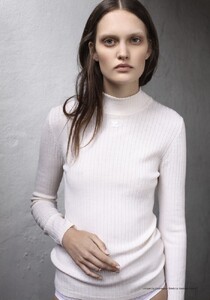 victoria-anderson-elodie-chapius-IDOL-magazine-nov-15-(10).thumb.jpg.59e9ee0df78105dad91bad17d772a0b1.jpg