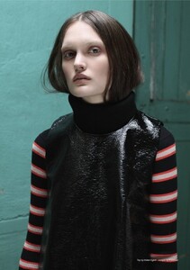 victoria-anderson-elodie-chapius-IDOL-magazine-nov-15-(4).thumb.jpg.319da4c5598d8a6e38df34a3f8d1c1cc.jpg