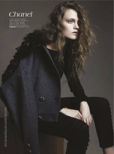 vogue-australia-2012-08-aug(dragged)15.thumb.jpg.9040879a216963dfe35373a084f8b57b.jpg