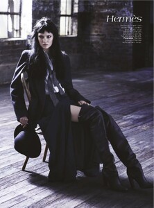 vogue-australia-2012-08-aug(dragged)36.thumb.jpg.2cf0d2492b2f95fcf4aad5859b2b64f8.jpg