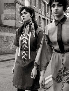vogue-italia-01-2015_by_yelena-yemchuk_(8).thumb.jpg.b1915e03a6cbc8e2f211b372c4f8ff9a.jpg