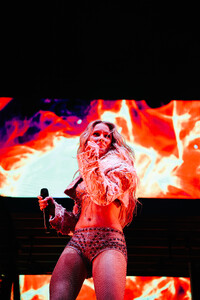zara-larsson_homecoming_melinahagglund-17_53959333267_o.jpg