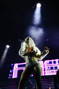 zara-larsson_homecoming_melinahagglund-33_53960678655_o.jpg