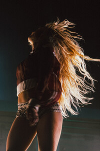 zara_larsson_bayside_2024_paoduell_28_53854345075_o.jpg