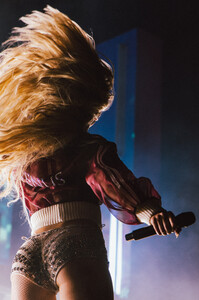 zara_larsson_bayside_2024_paoduell_31_53854173198_o.jpg