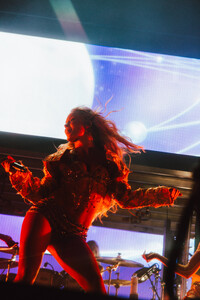 zara_larsson_homecoming_2024_paoduell_14_53959408282_o.jpg