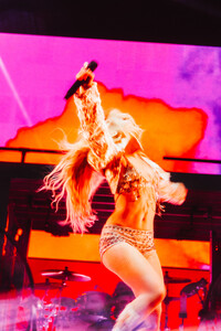 zara_larsson_homecoming_2024_paoduell_26_53959408162_o.jpg