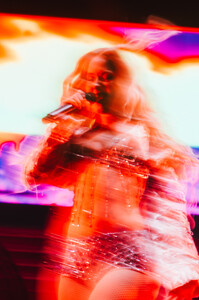 zara_larsson_homecoming_2024_paoduell_27_53960298081_o.jpg