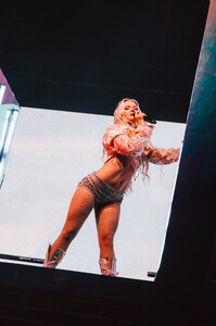 zara_larsson_homecoming_2024_paoduell_63_53960620094_o.jpg