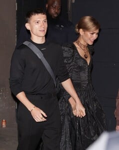 zendaya-and-tom-holland-leaves-romeo-and-juliet-press-night-in-london-05-23-2024-3.jpg