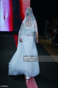 zikova f03hobeikaHC-7w.jpg