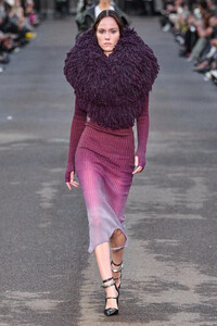 00009-the-attico-spring-2024-ready-to-wear-credit-gorunway.thumb.jpg.cd3f4ad96b9a3a911f7102deea325621.jpg