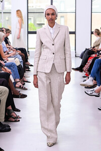 00018-theory-spring2024-rtw-creditbrand.thumb.jpg.bf44e111651122c994f7b7272b23cabd.jpg