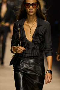 00021-tom-ford-spring-2024-ready-to-wear-credit-detail-gorunway.thumb.jpg.7f4236bca7b6458be34e6c30ca80886b.jpg