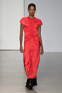 00028-tove-spring-2024-ready-to-wear-credit-gorunway.thumb.jpg.596ffca4d3a53fa816688d4d7e397299.jpg