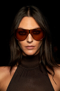 00030-tom-ford-spring-2024-ready-to-wear-credit-beauty-gorunway.thumb.jpg.51b51c38da88cf5065b0643de943203b.jpg