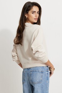 100090179_2FC_alt2_1920x2880.jpg