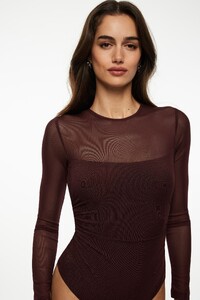 100091257_7IH_alt3_1920x2880.jpg