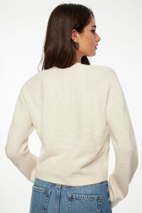 100092937_2FC_alt2_1920x2880.jpg