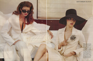 2002-8-Vogue-Ger-MA-5a.jpg.86a29dabef9213313e9fc77137c16786.jpg