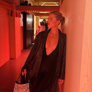 [2022.10.14] scarlett.mayer__311427069_803279054130800_5453076681319087876_n.jpg
