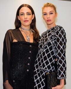 [2024.10.01] stellamaxwell_voguemagazine_461771702_1033031025189891_6946624093350521084_n.jpg