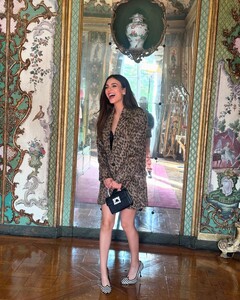 [2024.10.01] victoriajustice_461828792_18550454599006824_5897241667274277881_n.jpg