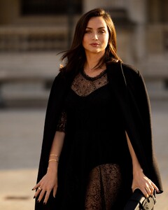 [2024.10.02] woman_es_461673648_949479477218478_8812575293002400278_n.jpg