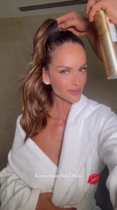 [2024.10.04] izabelgoulart_AQPxdp.jpg