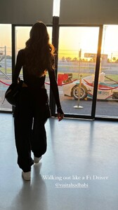 [2024.10.06] izabelgoulart_462355228_2318353538508310_5332819959480693643_n.jpg