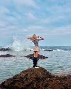 [2024.10.07] stellamaxwell_462172225_1071816014293854_5112635294402559804_n.jpg