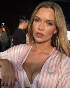 [2024.10.16] josephineskriver_463386892_538863748789522_6423928271550589290_n.jpg