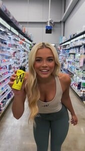 2024_10.23livvydunne_DB4A4C0C9ACCBE1514A5FD5C84D105BD_video_dashinit.thumb.jpg.8ada844a87590a023a59691b00b4daa2.jpg