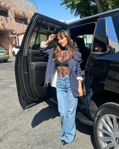 [2024.10.23] victoriajustice_464353295_18554948794006824_1522288361737981254_n.jpg