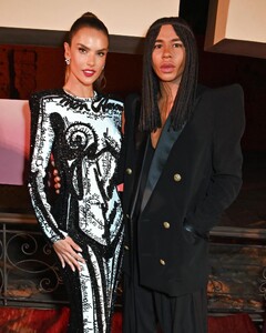 [2024.10.27] alessandraambrosio_464762464_18468315178000670_6124564985307543408_n.jpg