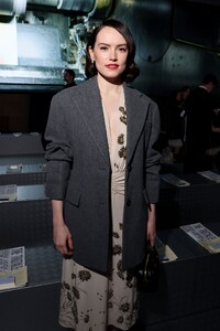 518178527_daisy-ridley-072.jpg