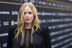 519325159_ellie-11.jpg