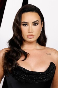 520760072_demi3-33.jpg