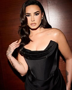 521984496_demi-6.jpg