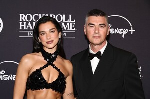 523738106_dualipa-11.jpg
