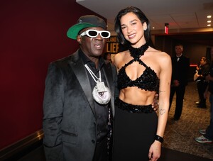 523738135_dualipa-16.jpg