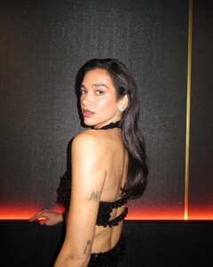 524018156_dualipa-13.jpg