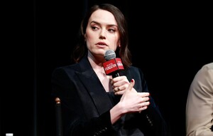 525384383_mag14.jpg