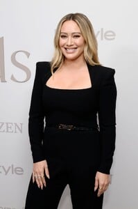 525976444_hilary-2.jpg