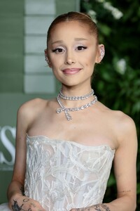 527611349_ariana-27.jpg