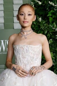 527611419_ariana-40.jpg