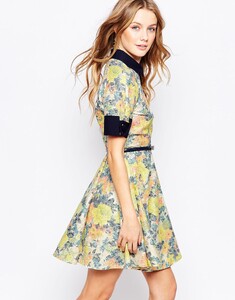 5817098-1-floral.jpg