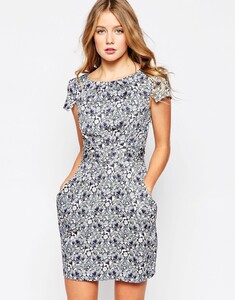 5817391-1-floral.jpg